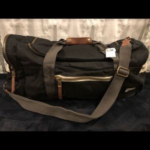 Men’s Steve Madden duffle bag